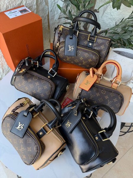 حقيبة LV ماستر شامل العلبة