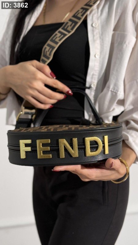 حقيبة Fendi Fendigraphy