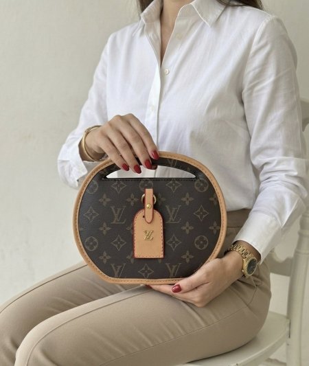 Louis Vuitton Ellipse BB حقيبة