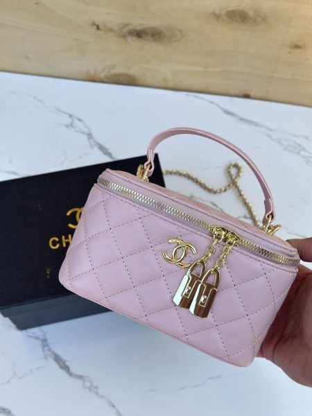 حقيبة Chanel Small Vanity شامل العلبة