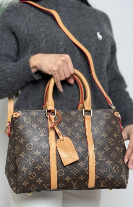حقيبة Louis vuitton- مع سحابين للخصوصية
