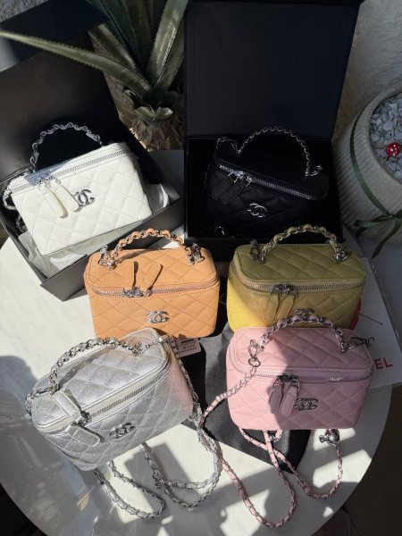 حقيبة Chanel جلد كاڤيار ماستر شامل بوكس