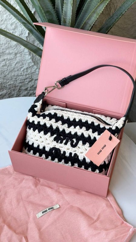 حقيبة Miu Miu Crochet Mini Bag ماستر شامل العلبة