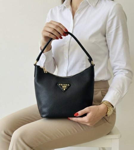حقيبة Prada