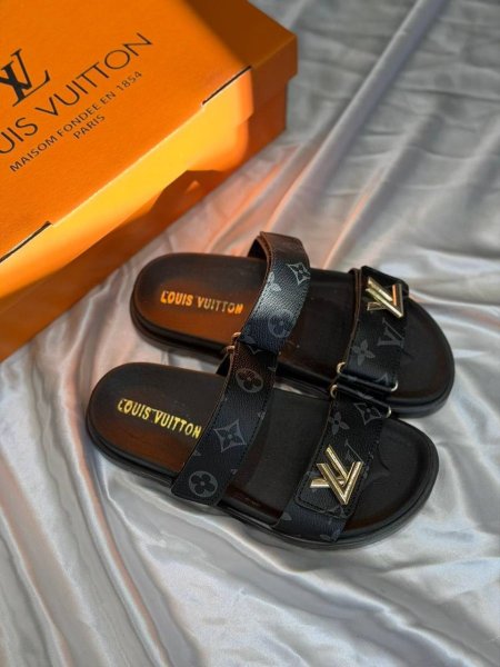 سليبر Louis Vuitton ماستر