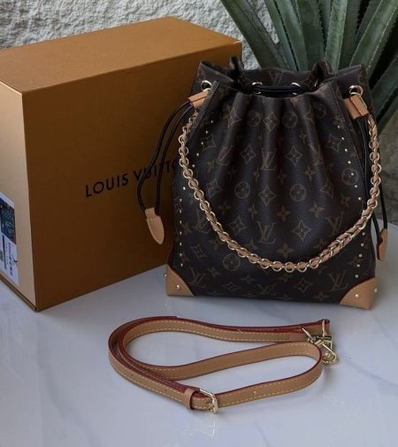 حقيبة Louis Vuitton NéoNoé BB ماستر