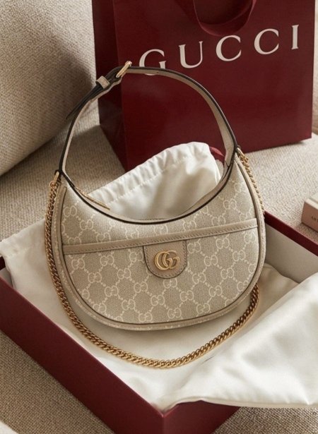 شنطة - Gucci - Half Moon ماستر شامل العلبة