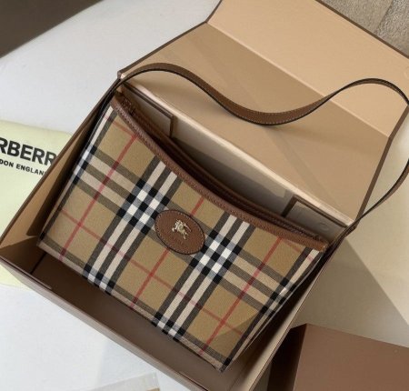 حقيبة Burberry ماستر / شامل علبة الشركة 3859