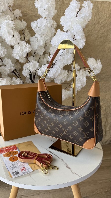 حقيبة LV