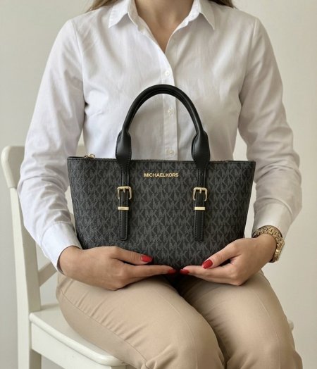 حقيبة Michael Kors Black