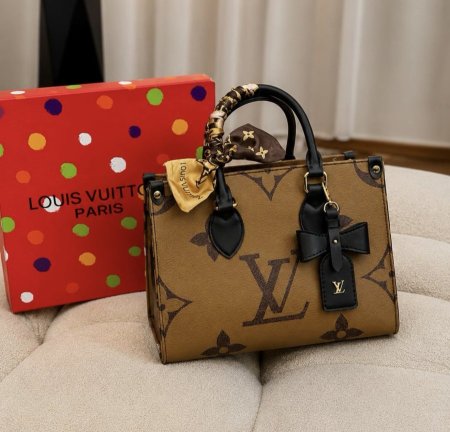 حقيبة Louis Vuitton OnTheGo