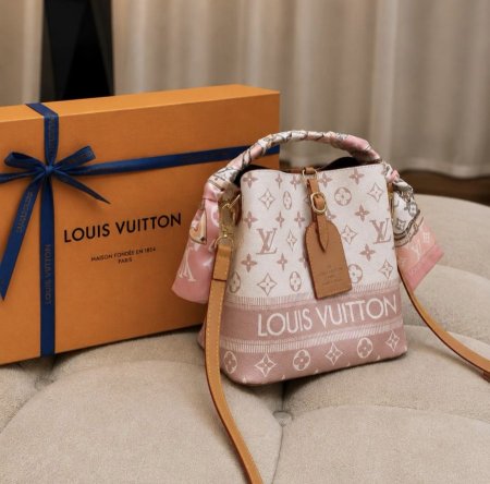 حقيبة Louis Vuitton NéoNoé Bucket pink