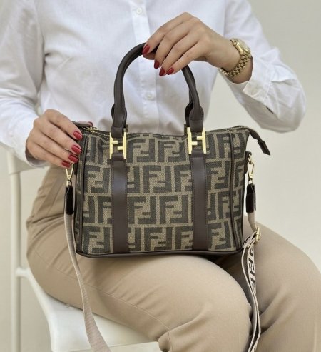 حقيبة  Fendi