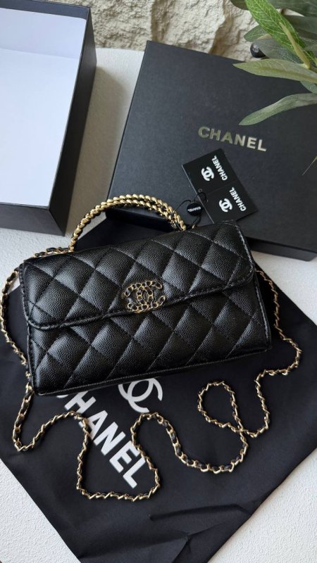 حقيبة Chanel WOC